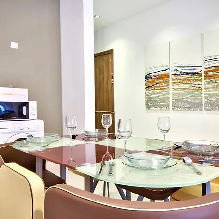 Few Minutes From The Strand Gzira 3-Bedroom Apartment Apartament