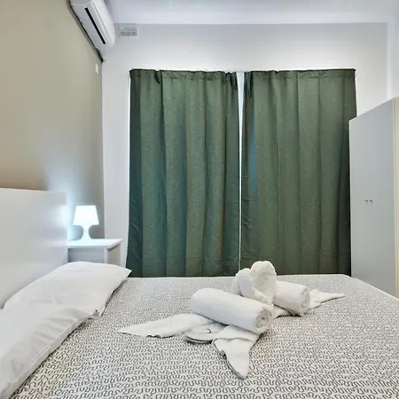 Few Minutes From The Strand Gzira 3-Bedroom Apartment Apartament